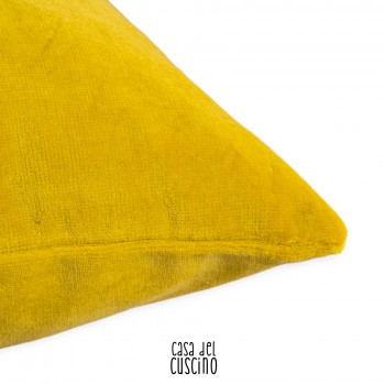Harald cuscino in velluto giallo dettaglio imbottitura