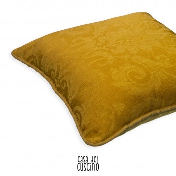 cuscino arredo classico giallo oro con motivo damasco